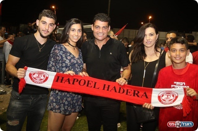 אביטן יחד עם המשפחה (שלומי גבאי)